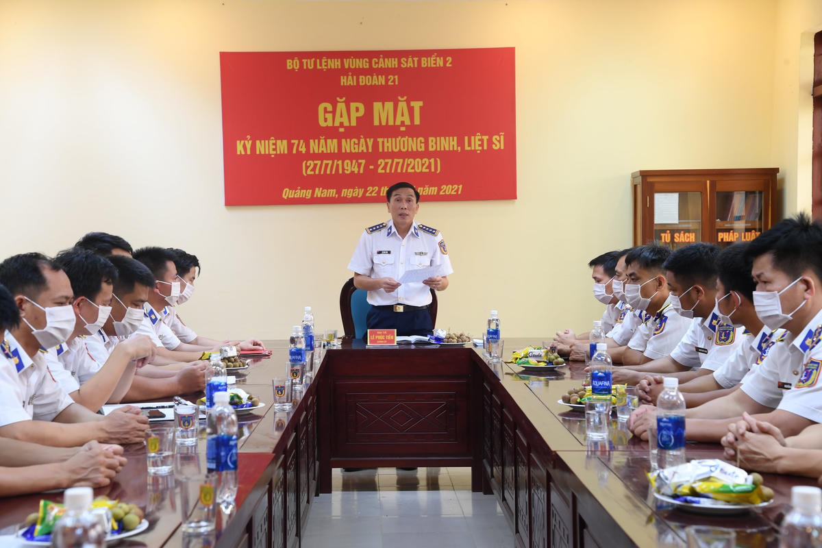 Đại tá Lê Phúc Tiến gặp mặt các thân nhân liệt sỹ, thương binh, bệnh binh của Hải đoàn 21.