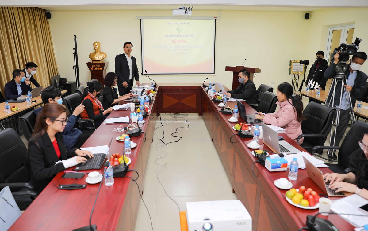 Các đại biểu tham dự hội thảo tại điểm cầu Học viện Quản lý Giáo dục.