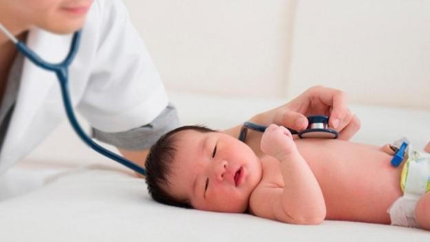 Việc phát hiện và điều trị sớm viêm phổi có thể ngăn chặn tình trạng biến chứng nguy hiểm ở trẻ.