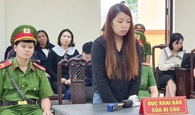 Bị cáo Nguyễn Thị Thu tại tòa.