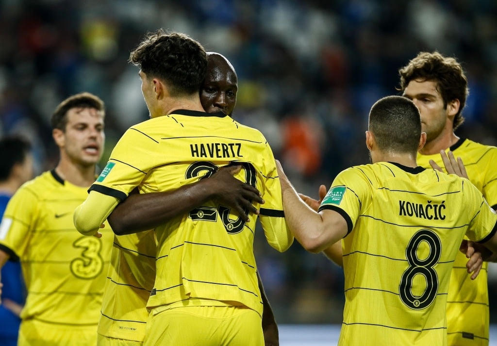 Các cầu thủ Chelsea ăn mừng bàn thắng mở tỉ số.