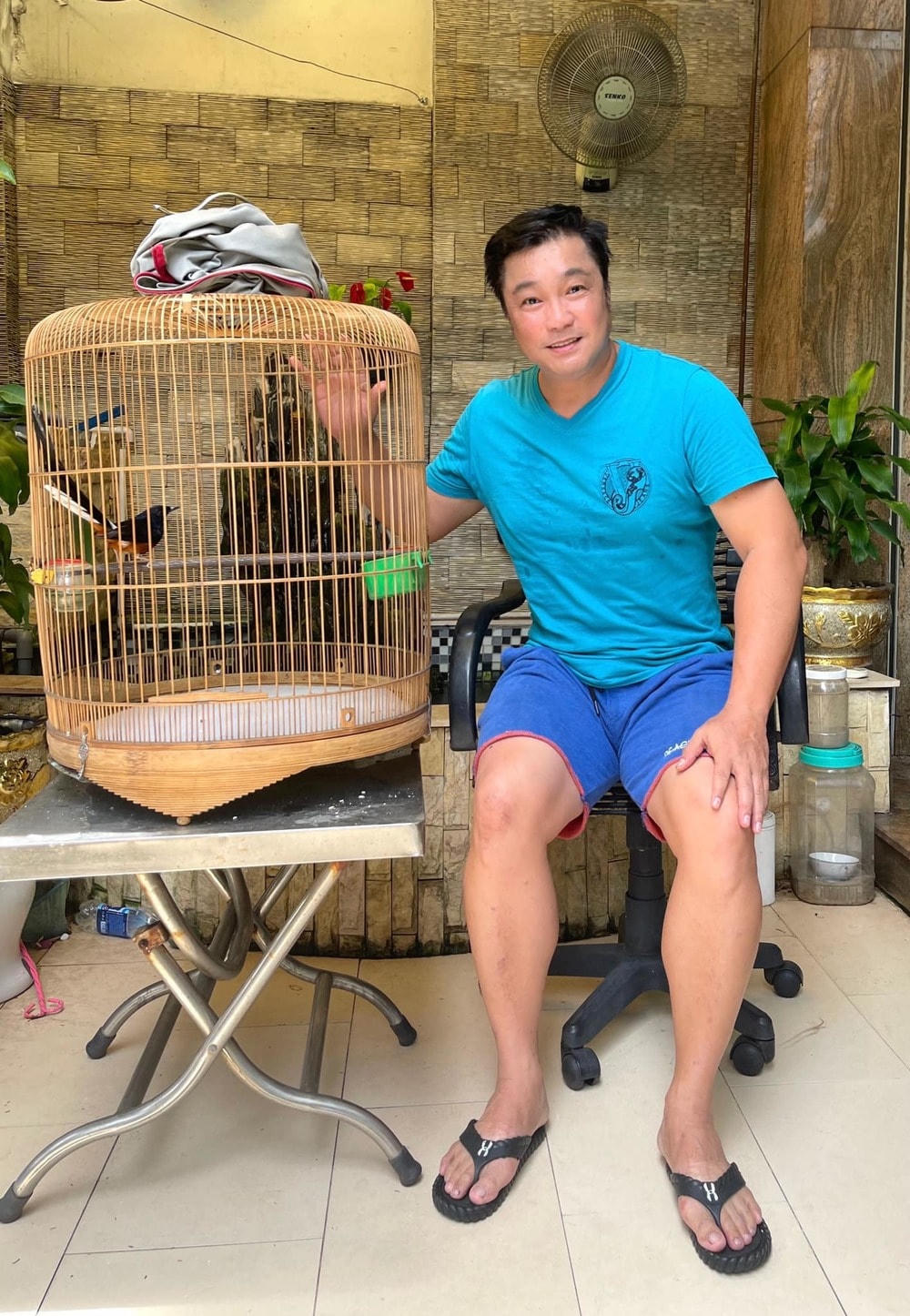 Ở tuổi 60, Lý Hùng vẫn còn độc thân. 