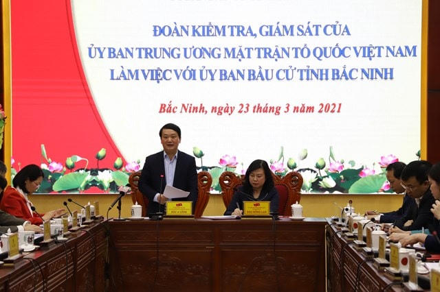 Quang cảnh cuộc làm việc.