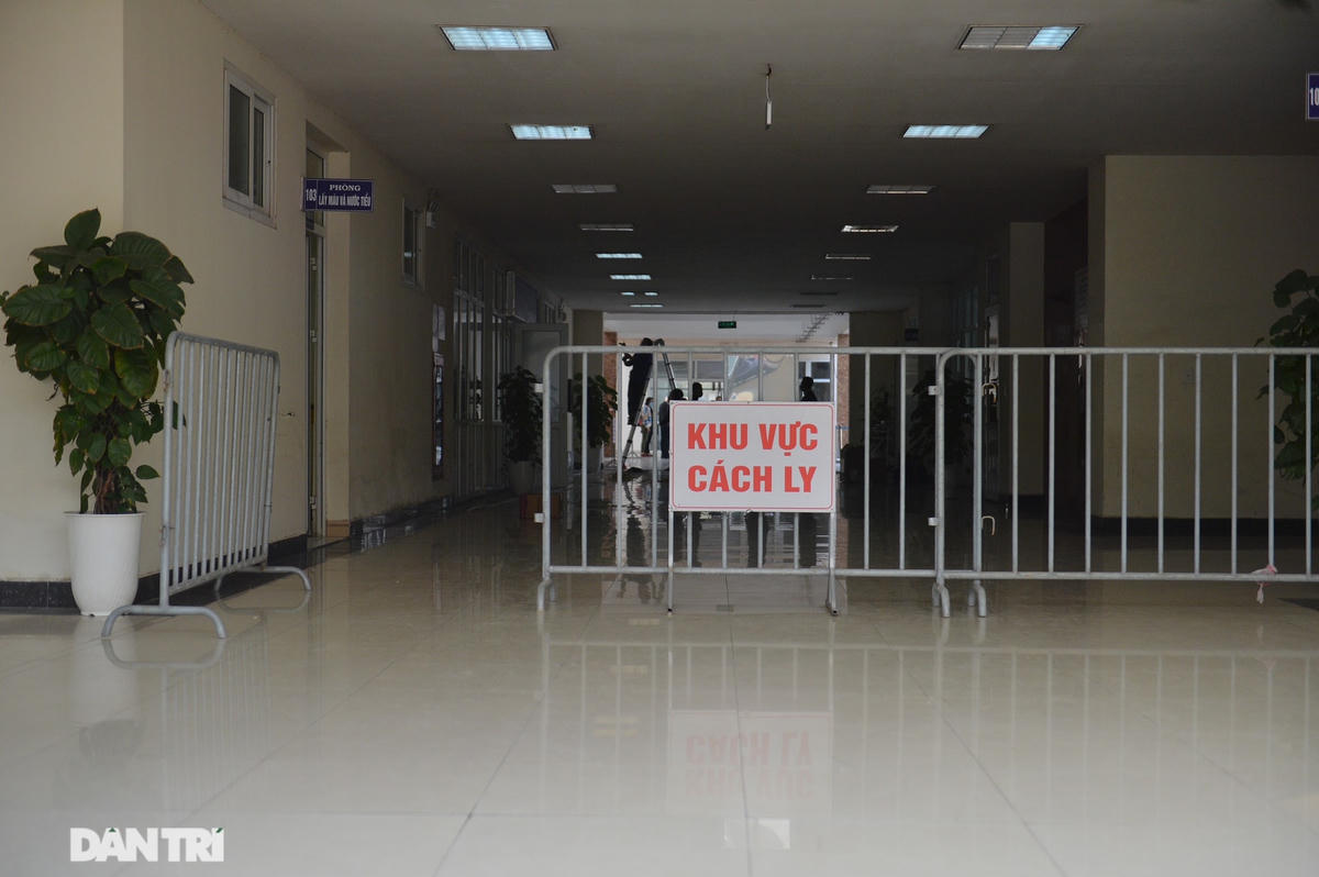 Cận cảnh bệnh viện dã chiến đầu tiên đón bệnh nhân điều trị Covid-19 ở Hải Dương