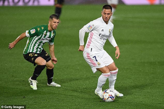 Trở lại sau chấn thương, Eden Hazard không thể mang lại sự khởi sắc cho hàng công Real Madrid.