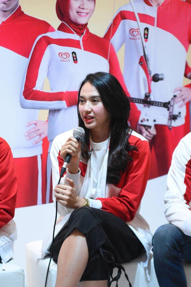 Mặc dù sở hữu chiều cao không quá ấn tượng so với các đồng nghiệp nhưng Pungky Afriecia lại thu hút bởi gương mặt xinh đẹp.
