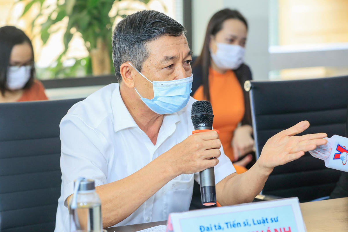 Đại tá, TS Luật Lê Ngọc Khánh phát biểu tại Tọa đàm. Ảnh: Quang Vinh.