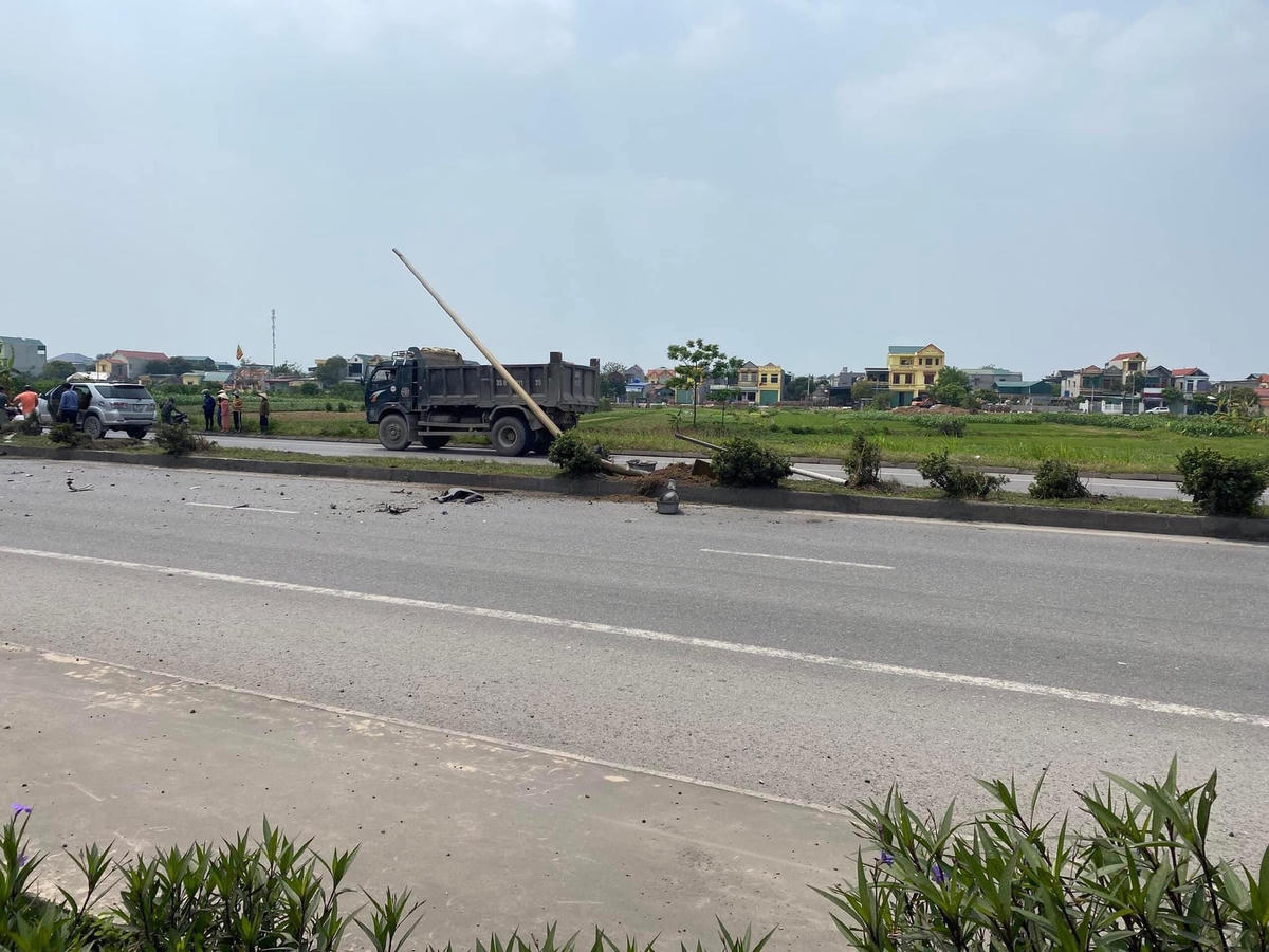 Hiện trường vụ tai nạn được người dân ghi lại.