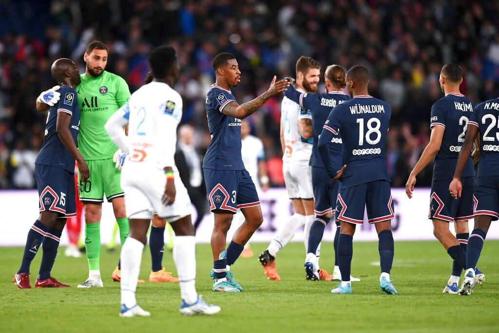 PSG nới rộng khoảng cách lên 15 điểm với Marseille và chỉ chờ ngày để đăng quang ngôi vương Ligue 1 (Ảnh: AP).