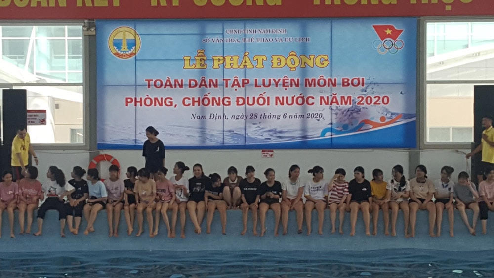 Buổi lễ có sự tham dự của rất đông thanh thiếu niên, học sinh trên địa bàn.