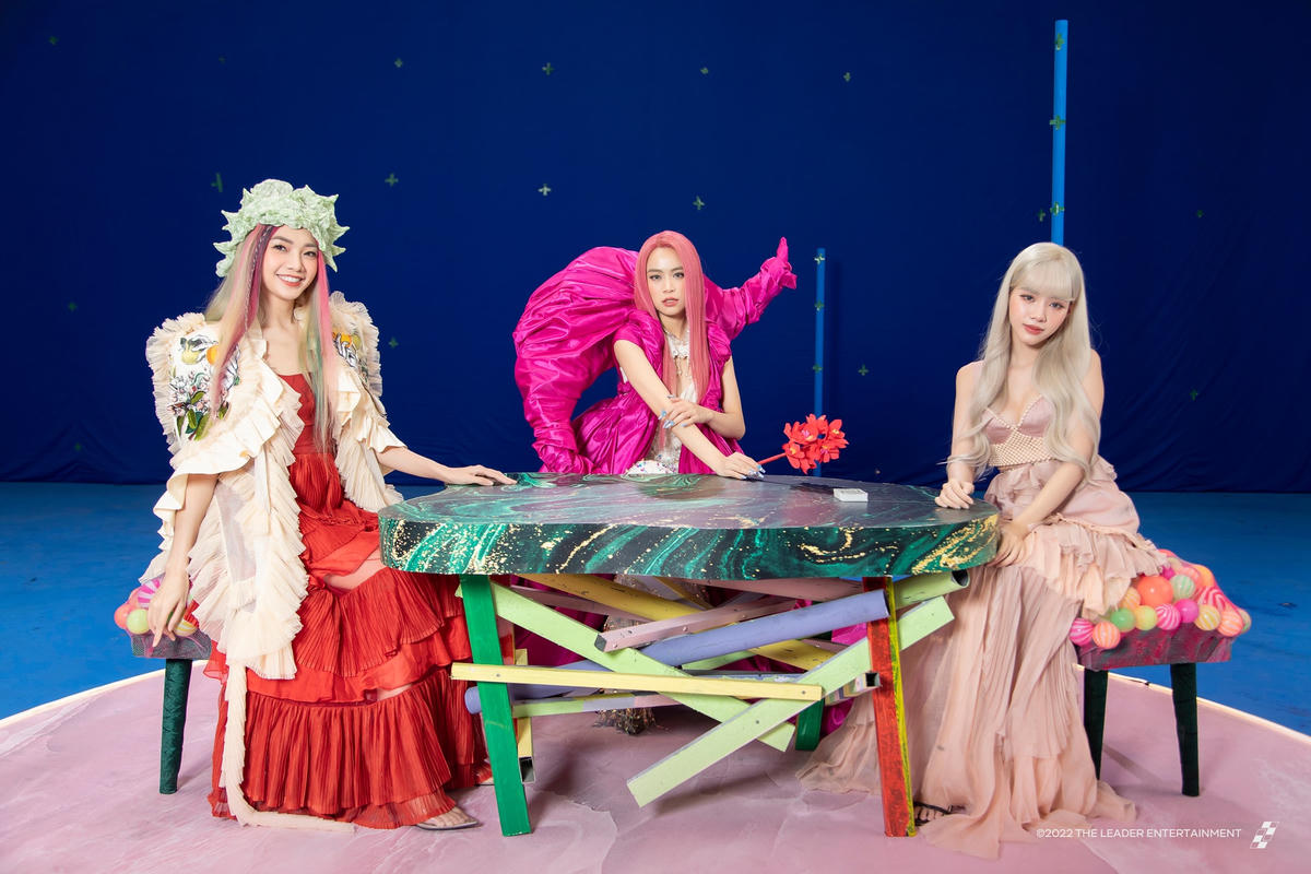 Hoàng Thùy Linh đi tìm cảm giác yêu như thủa 18. 