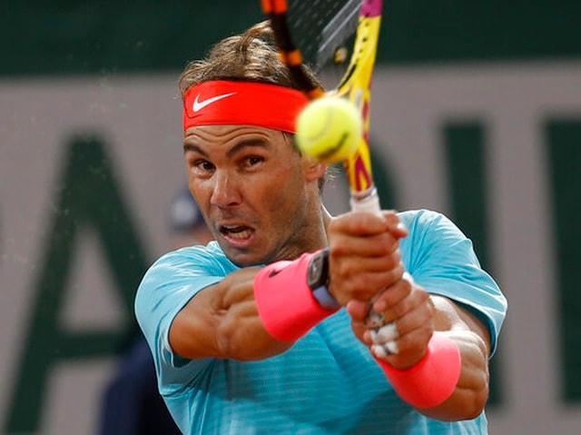 Nadal thể hiện xuất sắc với những pha bóng phòng thủ ở cuối sân.