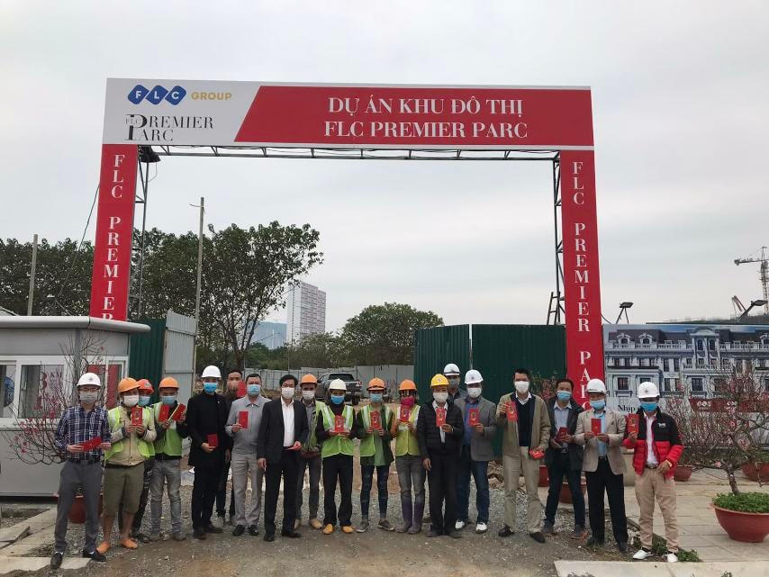 Lãnh đạo Tập đoàn thăm và chúc Tết tại công trường nhiều dự án của FLC trong sáng mùng 1 Tết.