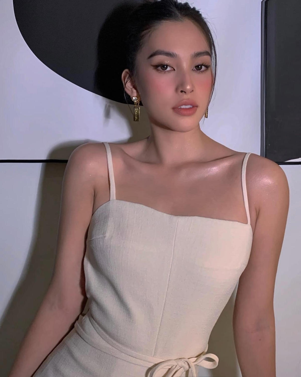 Bình luận của Đỗ Mỹ Linh đã tiết lộ về tình trạng yêu đương của đàn em.