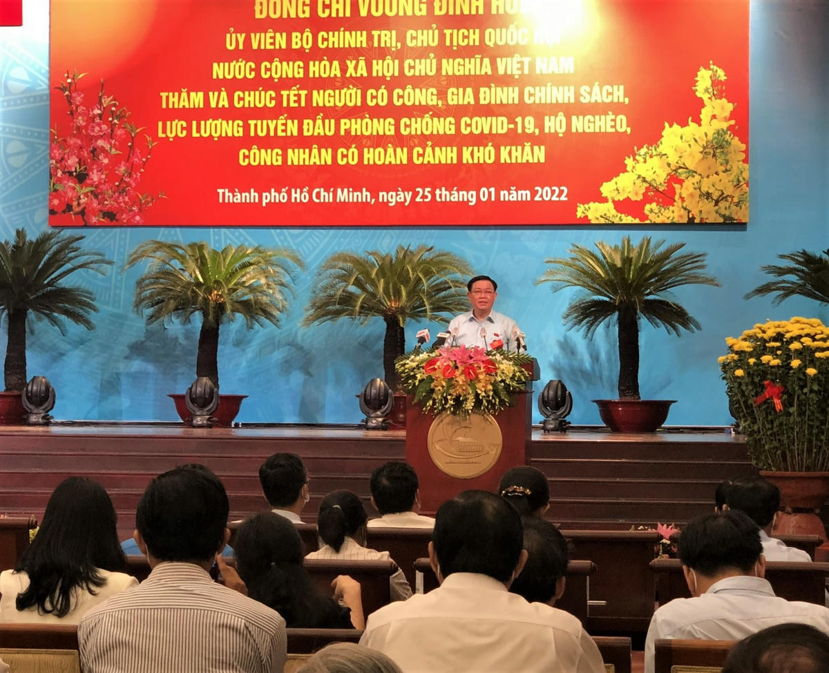 Chủ tịch Quốc hội Vương Đình Huệ tin tưởng Đảng bộ, chính quyền và nhân dân TP HCM sẽ hoàn thành mục tiêu hồi phục kinh tế - xã hội để trở lại vị thế đầu tàu trong năm 2022.