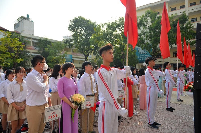 Khai giảng nhanh gọn giữa mùa Covid-19 ở ngôi trường THPT tự chủ duy nhất tại Hà Nội