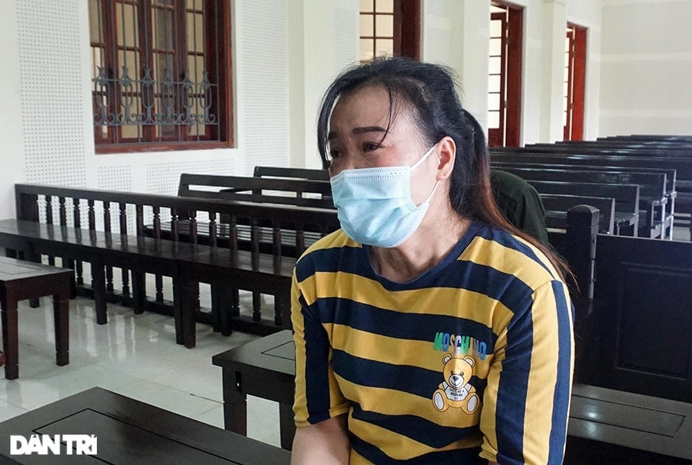 Người đàn bà đa đoan với tình trường dày đặc nhưng cuối cùng lại không có "quả ngọt" ngoài hai đứa con không có bố.
