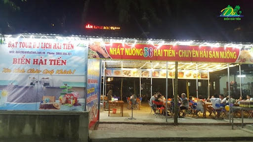 Nhà hàng ăn uống phải lắp vách ngăn giữa các bàn.