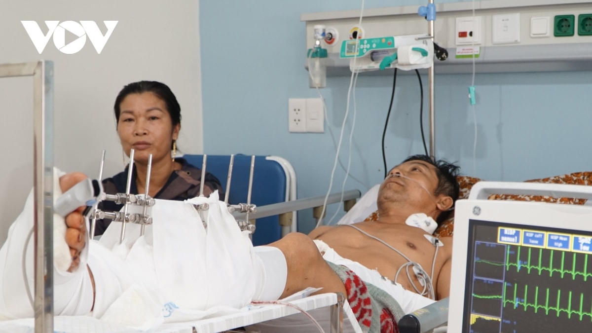 Nạn nhân được chuyển đến cấp cứu tại Bệnh viện Quân y 175.  