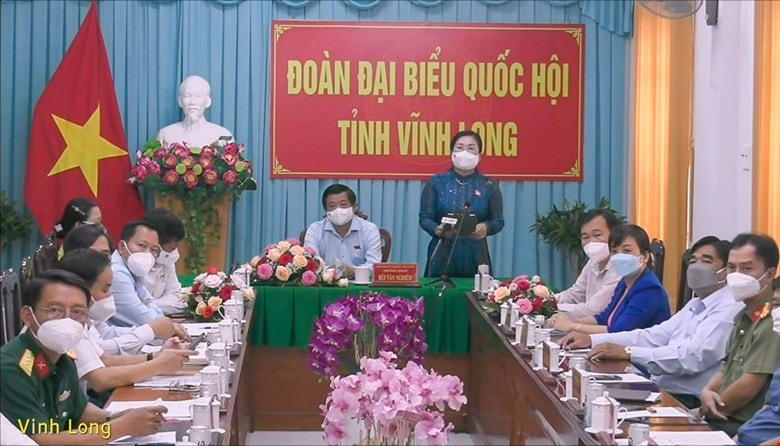 Đoàn Đại biểu Quốc hội tỉnh Vĩnh Long chất vấn Bộ trưởng Bộ Công thương Nguyễn Hồng Diên.