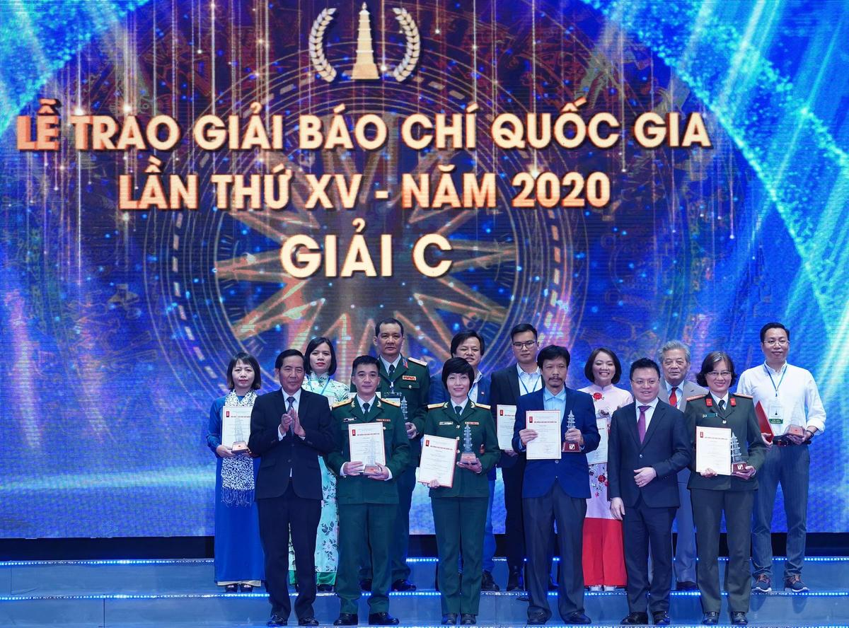 Các tác giả nhận giải C Giải báo chí Quốc gia.