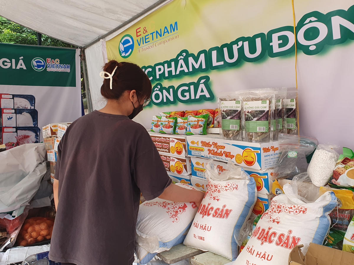 Các mặt hàng tại đây đều có nguồn gốc, xuất xứ rõ ràng.