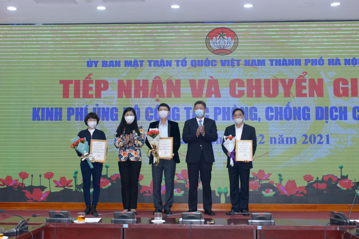Mặt trận Hà Nội tiếp nhận ủng hộ phòng dịch Covid - 19từ 3 đơn vị..