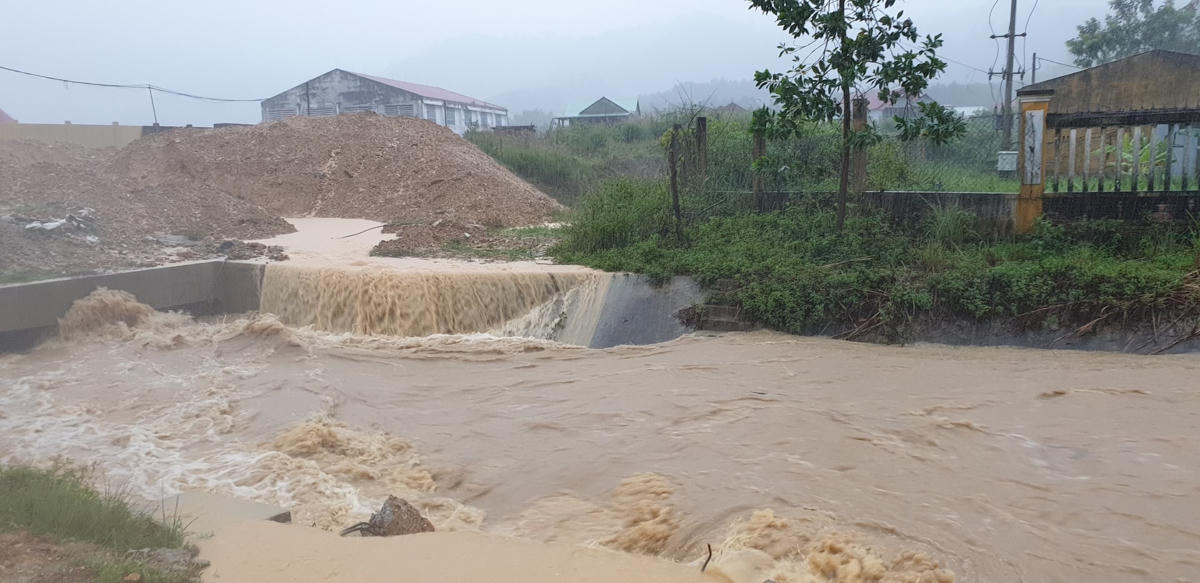 Mưa lớn, lũ về vẫn tiếp diễn ở vùng cao Tây Giang.