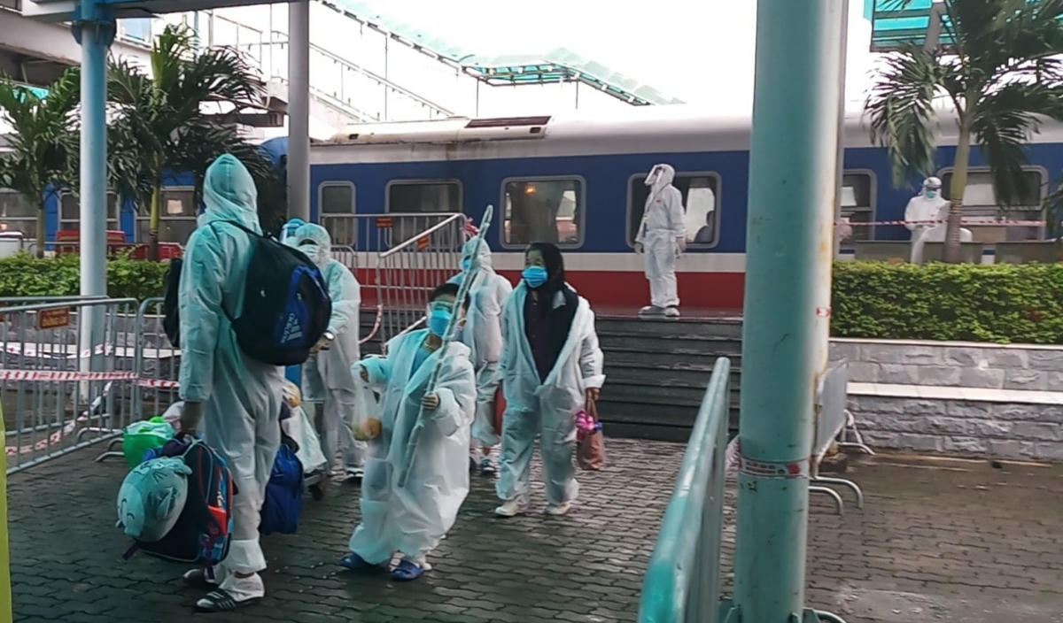 Nhóm công dân trở về trong đợt 2 là những đối tượng ưu tiên như người có công, người già, trẻ nhỏ...