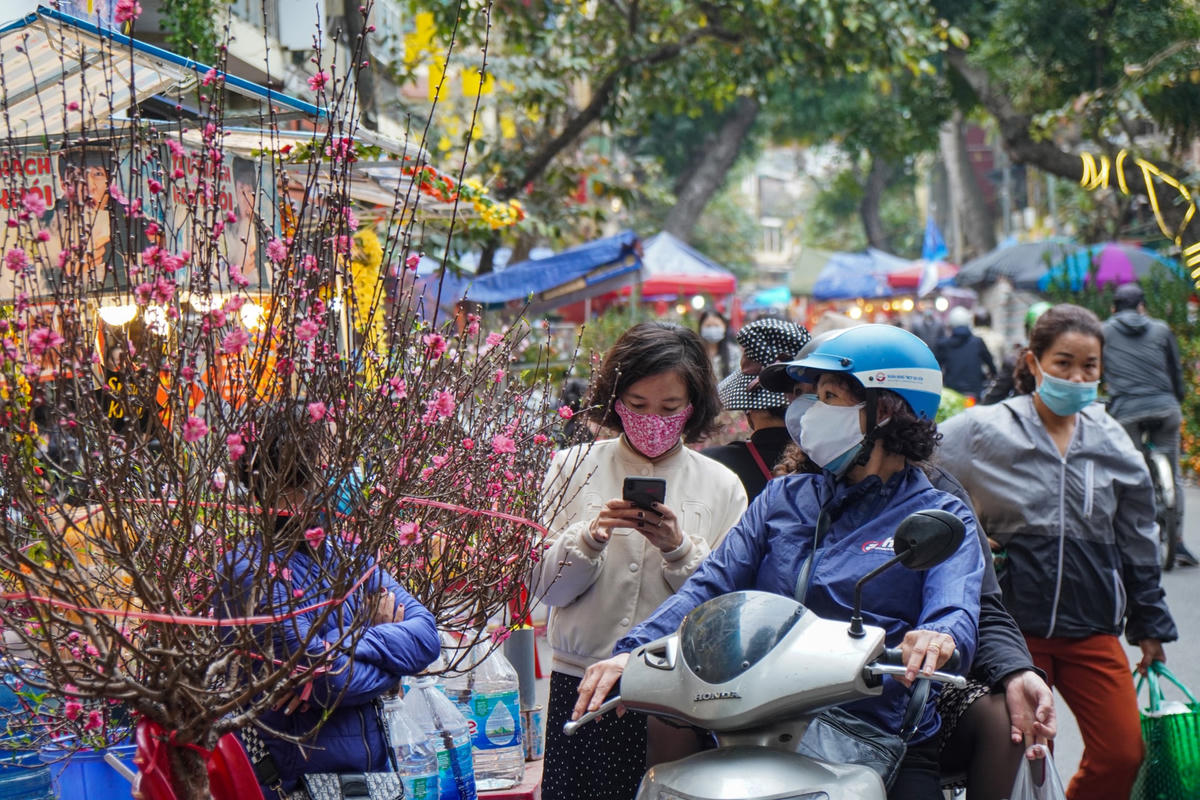 Chợ hoa ngày giáp Tết.