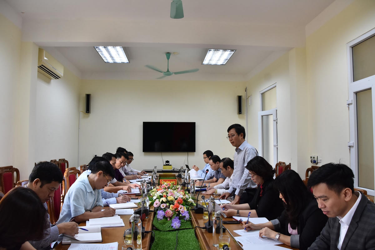 Quang cảnh buổi làm việc