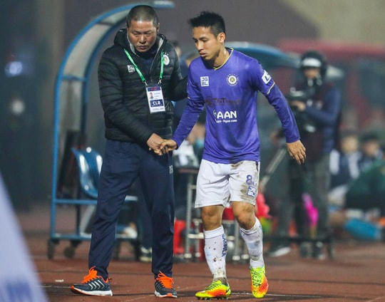 Cầu thủ gây chấn thương cho Đỗ Hùng Dũng nhận án phạt đầu tiên ở V-League 2021