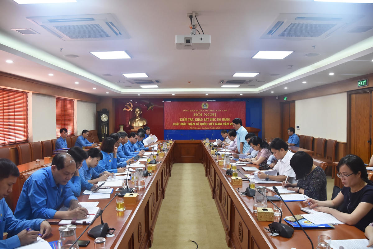 Quang cảnh buổi làm việc.