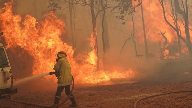 Đám cháy bùng phát mạnh mẽ tại Perth. Ảnh: DFES.
