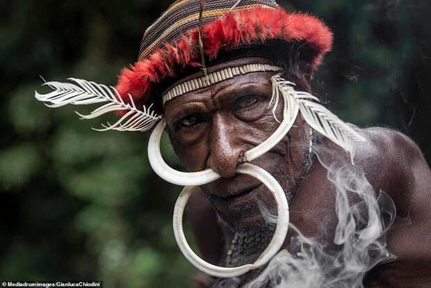 Chặt ngón tay, hun khói xác chết: Tập tục mai táng kỳ lạ ở Indonesia