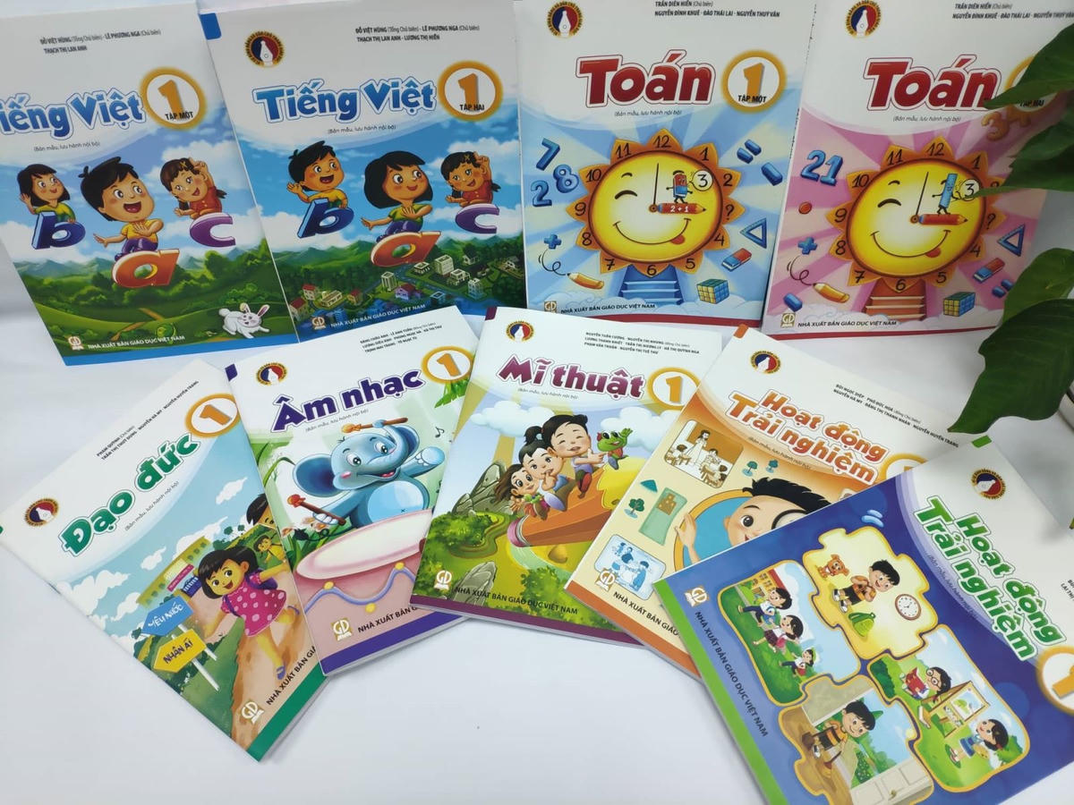 Bộ SGK lớp 1 “Vì sự bình đẳng và dân chủ trong giáo dục” của NXBGDVN.