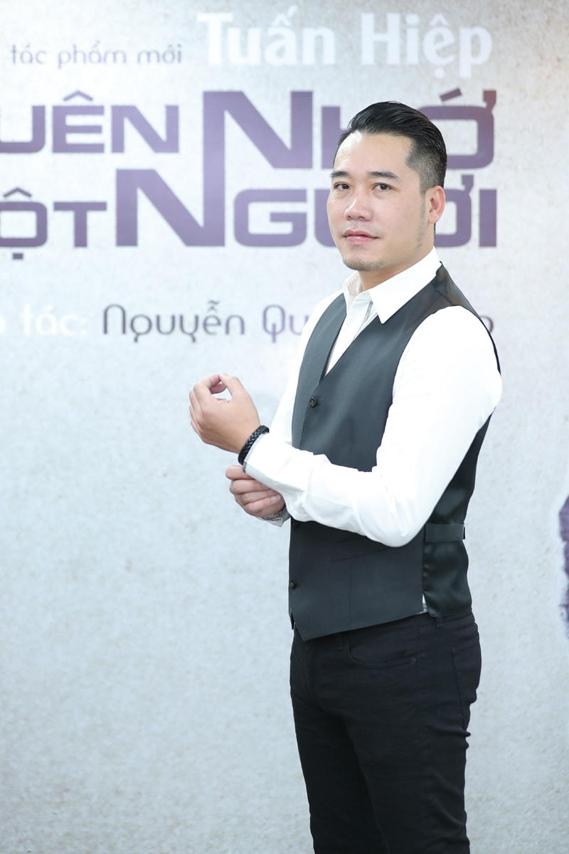 Ca sĩ Tuấn Hiệp.