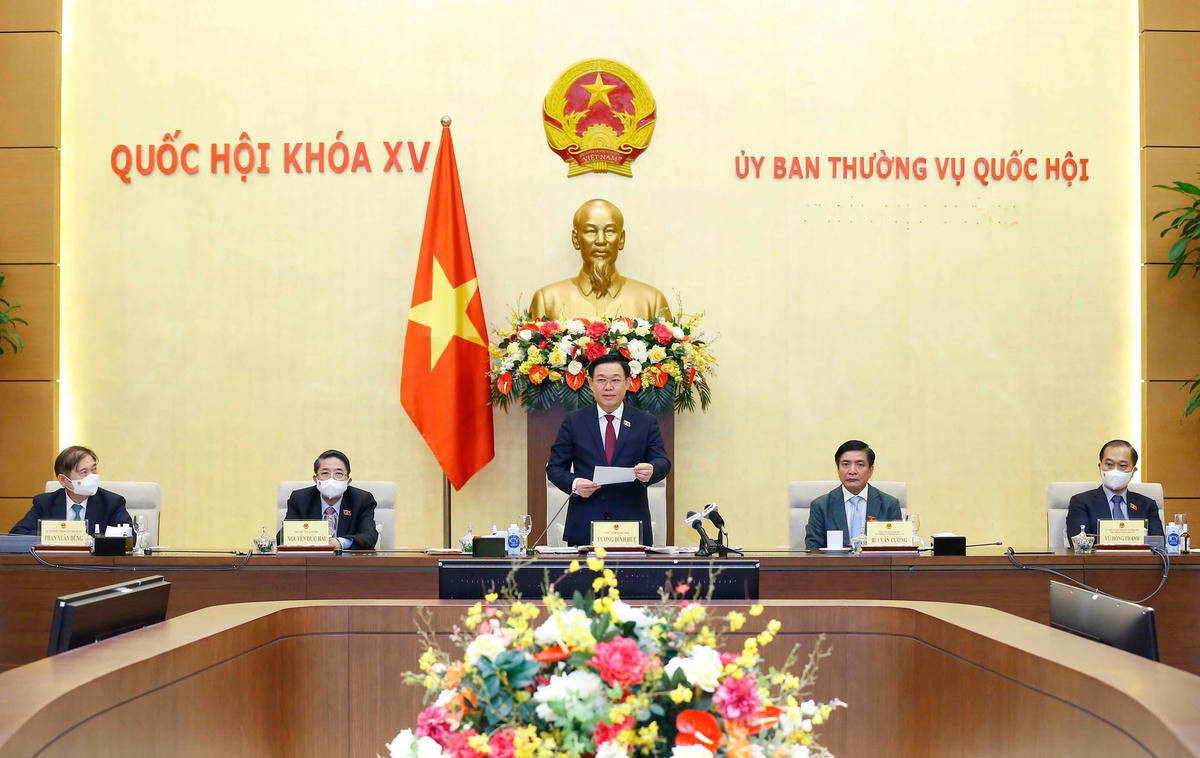 Chủ tịch Quốc hội Vương Đình Huệ phát biểu tại gặp mặt