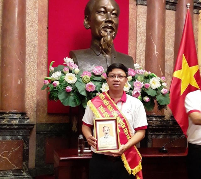 Thầy giáo trường y, 11 năm 22 lần hiến máu