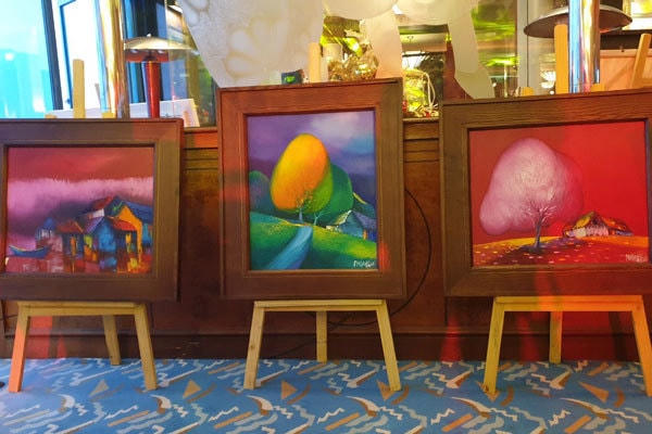 Hầu hết những bức tranh đều được nhà sưu tập Thúy Anh sở hữu trong giai đoạn đại dịch Covid-19.