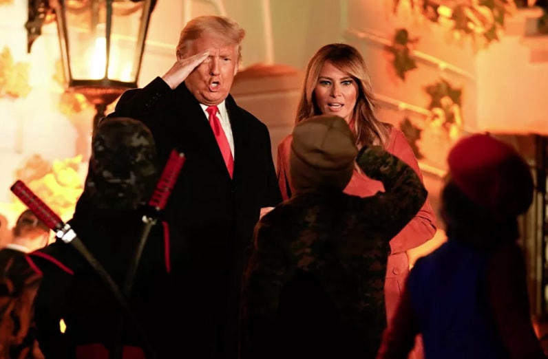 [ẢNH] Vợ chồng Tổng thống Trump mở tiệc Halloween tại Nhà Trắng
