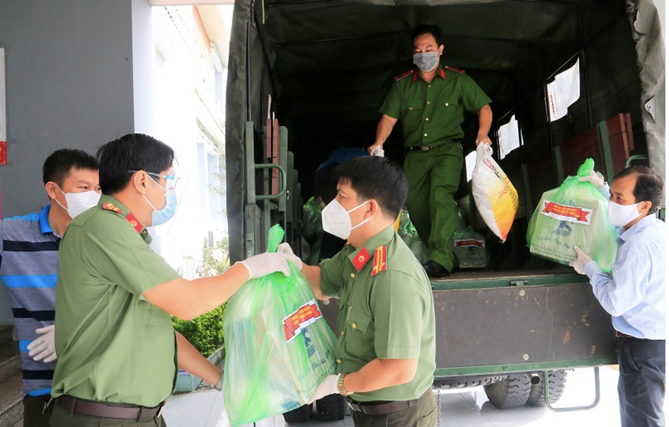 An Giang: Tấm lòng của những chiến sỹ Công an 
