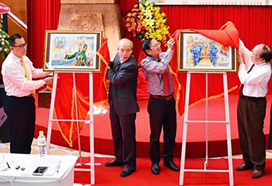 ‘Vươn lên cùng đất nước’