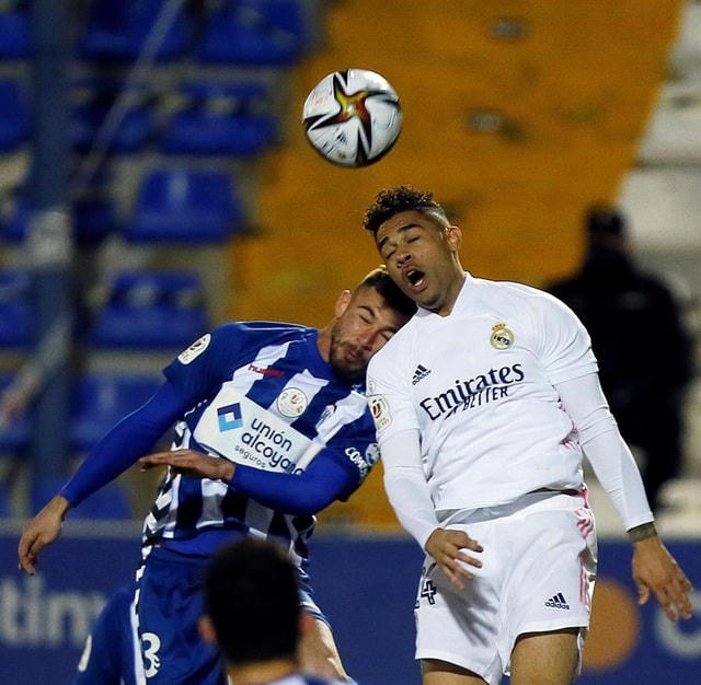 Dù tung ra nhiều cú sút nhưng Real Madrid không thể có được bàn thắng thứ hai và họ đã phải trả giá, khi Solbes gỡ hòa 1-1 ở phút 80.