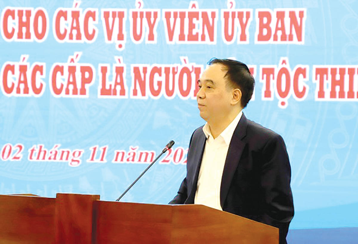 Ông Vũ Đăng Minh, Trưởng ban Dân tộc UBTƯ MTTQ Việt Nam phát biểu tại Hội nghị.