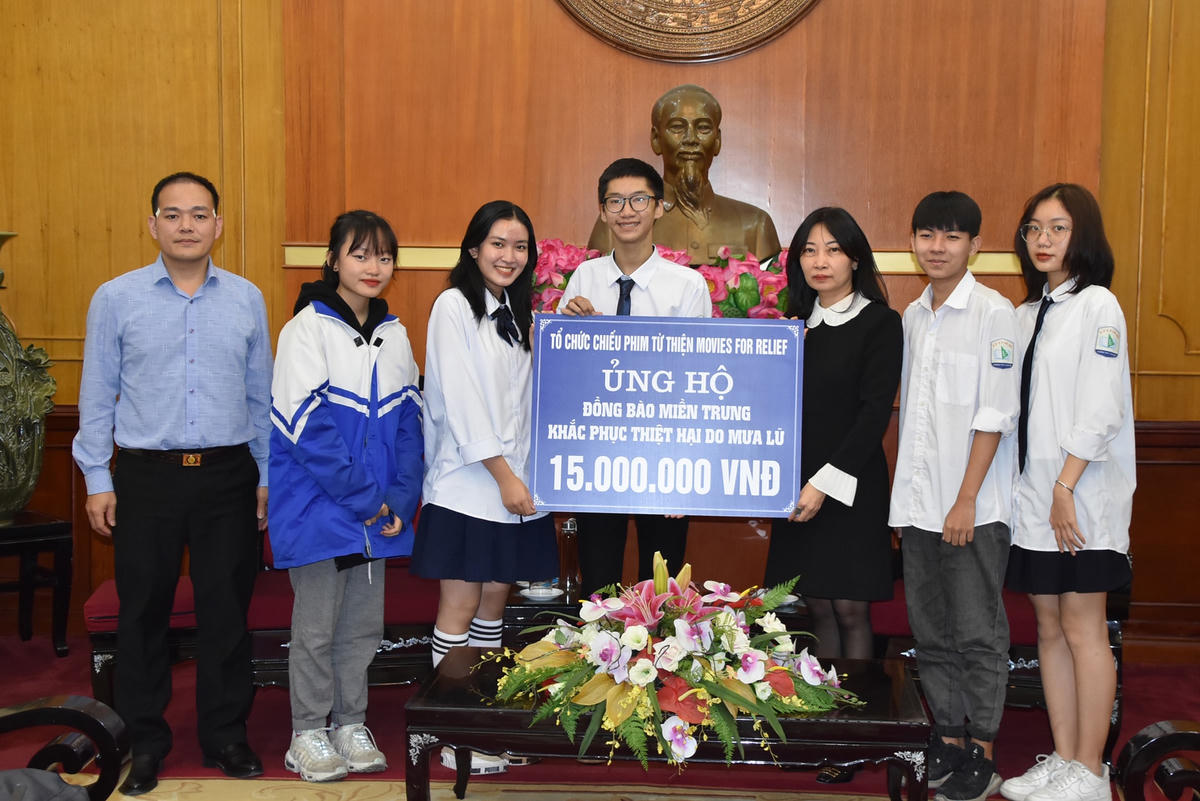 Tiếp nhận ủng hộ từ Tổ chức chiếu phim từ thiện Movies For Relief.