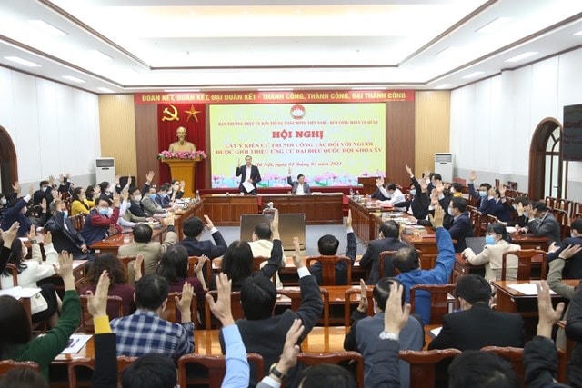 100% cử tri cơ quan UBTƯ MTTQ Việt Nam đồng ý biểu quyết giới thiệu ông Trần Thanh Mẫn và ông Hầu A Lềnh ứng cử ĐBQH.