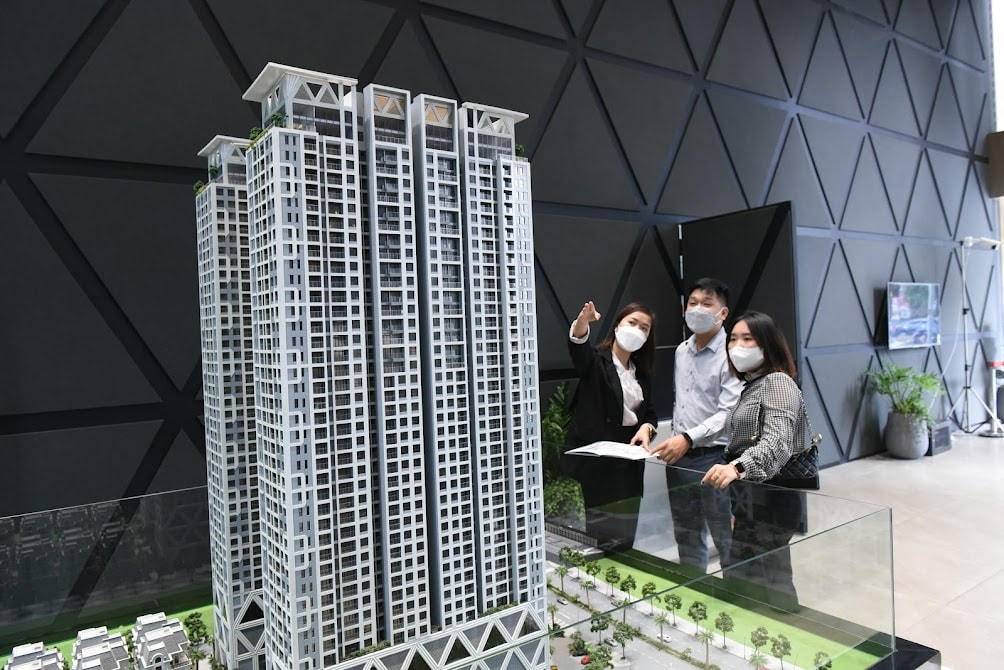 Cuối năm 2021 thị trường bất động sản có dấu hiệu hồi phục, giá bất động sản có xu hướng tăng cao. Ảnh: Quang Vinh.