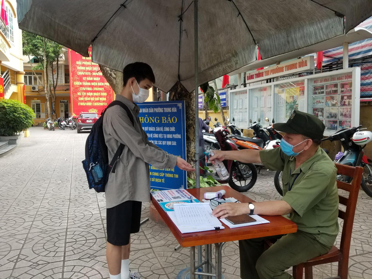 Hà Nội: Cơ quan hành chính 'gắt gao' phòng chống dịch Covid-19