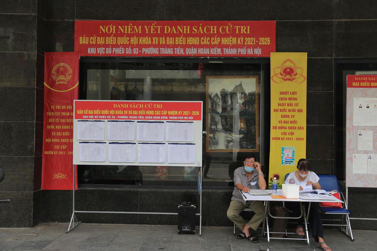Công tác chuẩn bị như niêm yết danh sách cử tri, trang hoàng đường phố đã cơ bản được hoàn tất.